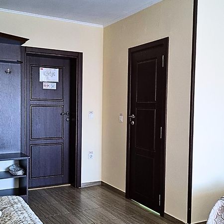 Готель "Валерія" Novoselytsya  Extérieur photo